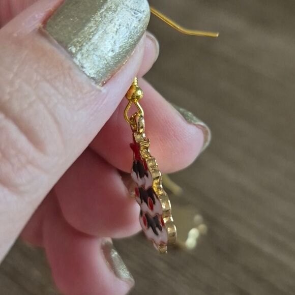 💲6️⃣ Bundled ✔️Festive Holiday Christmas Tree Earrings with Snow Branch Detail - Picture 6 of 7